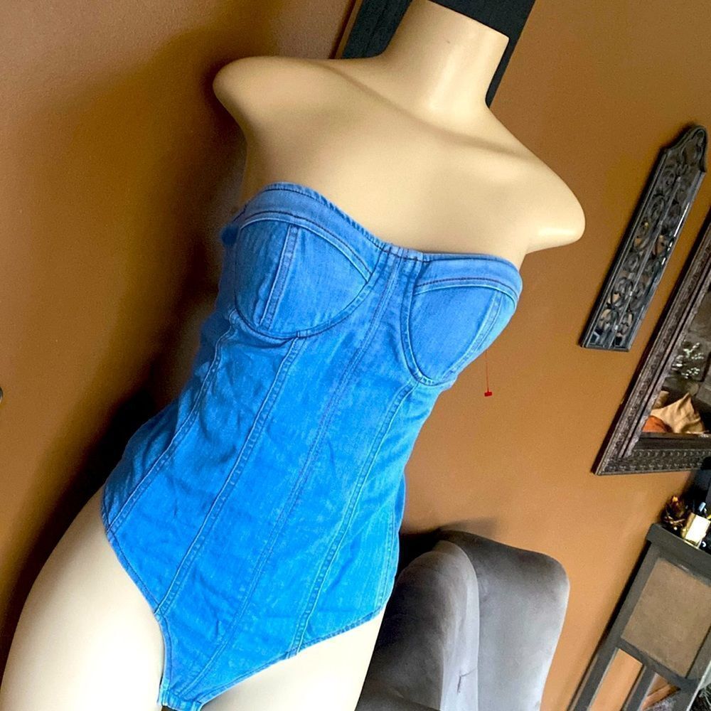 Fashion Nova Sexy blue denim zip up bodysuit NWT Size Medium